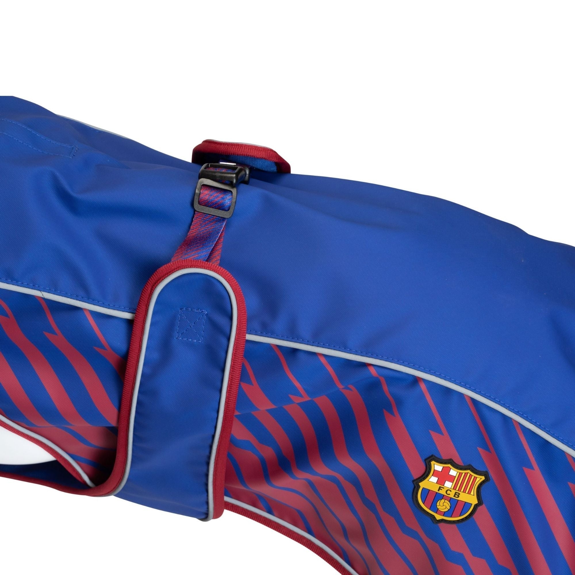 Detalle del cinturón ajustable del chubasquero FC Barcelona Max & Molly
