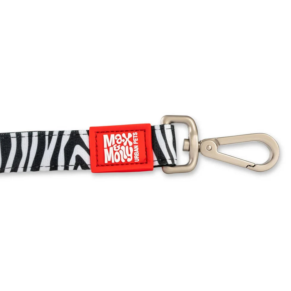 Detalle de la correa Cebra de Max & Molly para perros